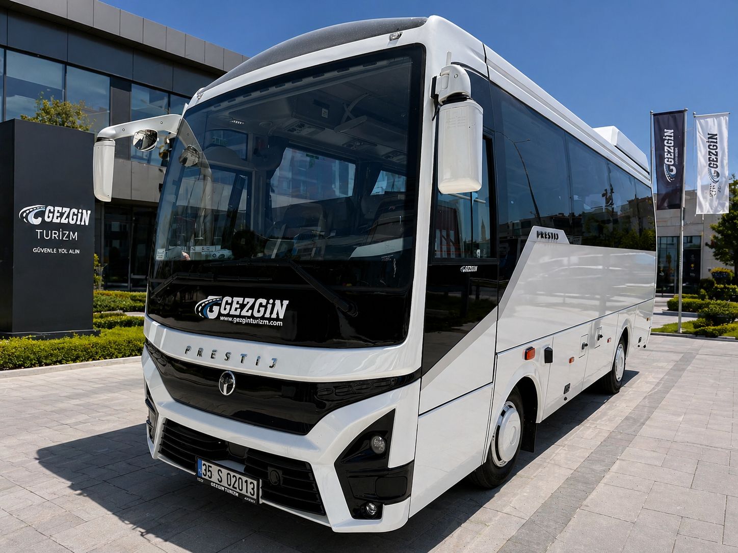 Gezgin Turizm Şoförü Görev Başında